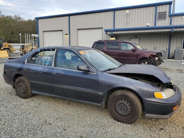 Photo 3 VIN: 1HGCD5630SA032204 - HONDA ACCORD LX 