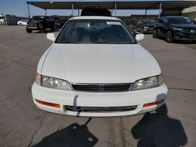 Photo 4 VIN: 1HGCD5631TA202135 - HONDA ACCORD LX 