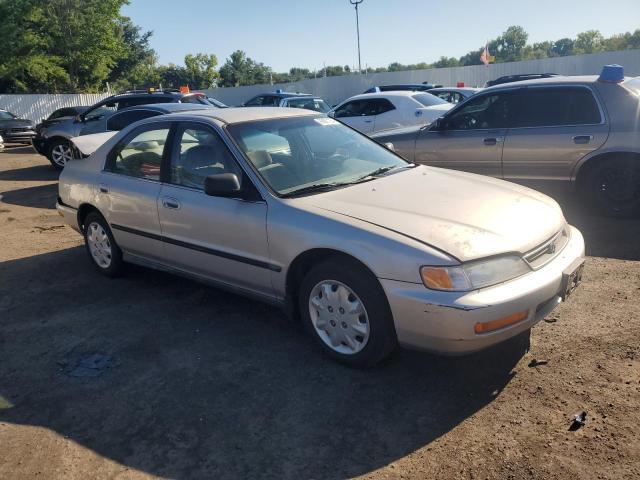 Photo 3 VIN: 1HGCD5631VA265819 - HONDA ACCORD LX 