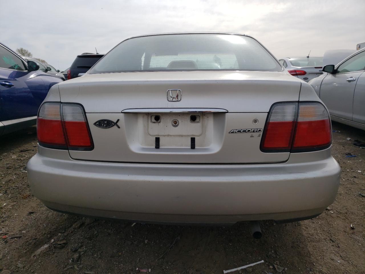 Photo 5 VIN: 1HGCD5632TA030701 - HONDA ACCORD 