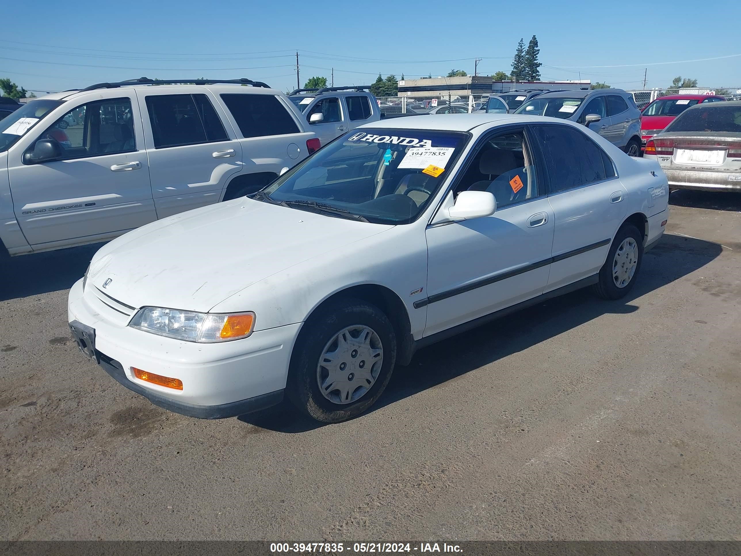 Photo 1 VIN: 1HGCD5633SA157424 - HONDA ACCORD 