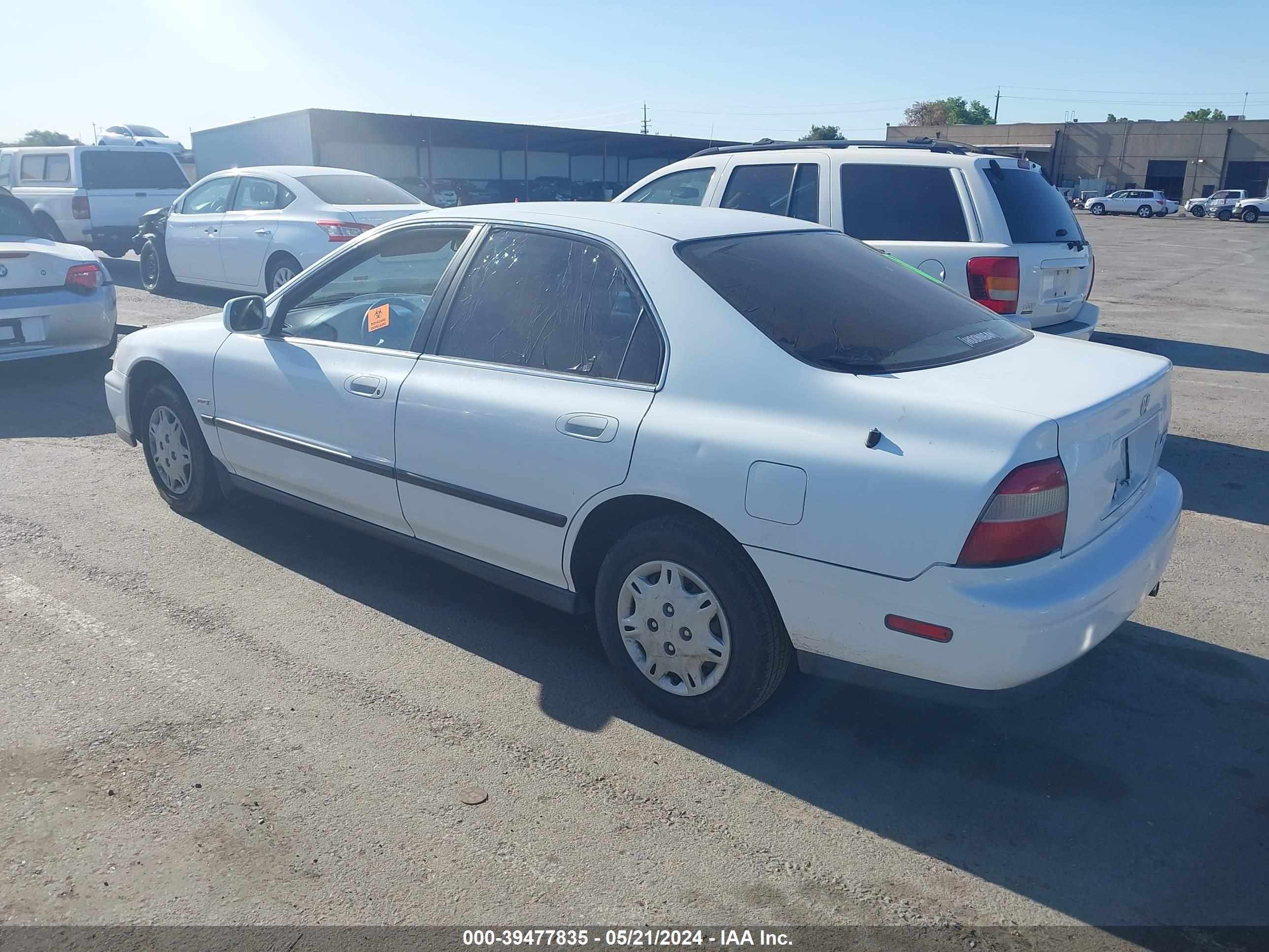 Photo 2 VIN: 1HGCD5633SA157424 - HONDA ACCORD 