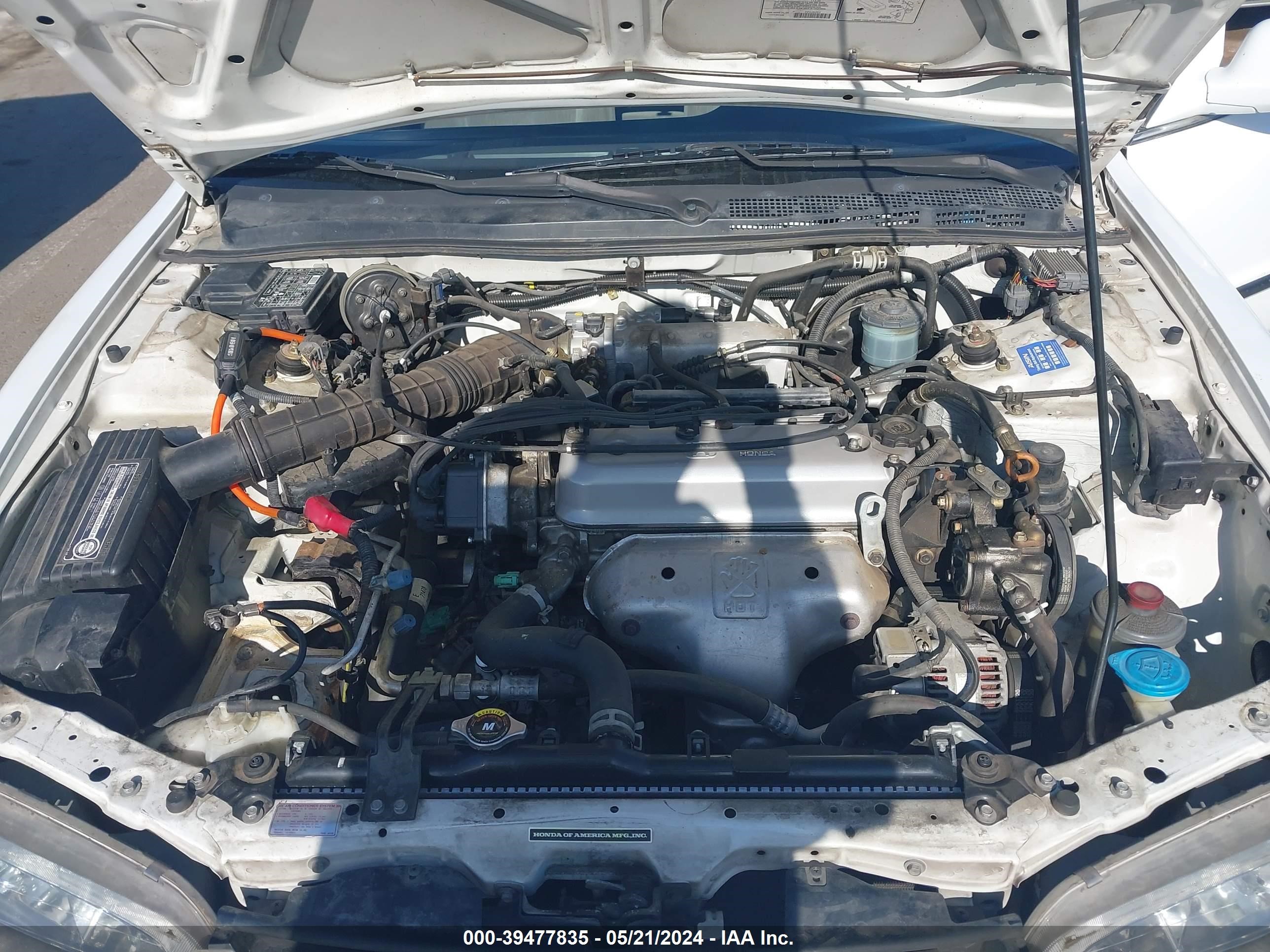 Photo 9 VIN: 1HGCD5633SA157424 - HONDA ACCORD 