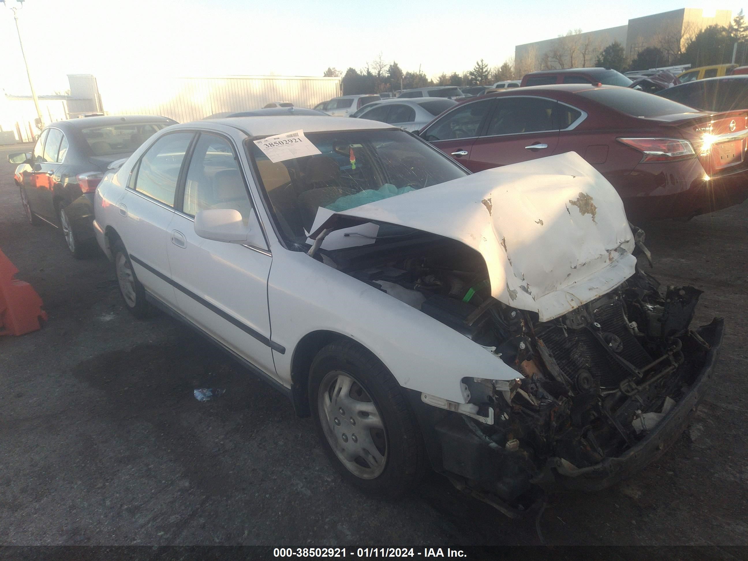 Photo 0 VIN: 1HGCD5633VA241165 - HONDA ACCORD 