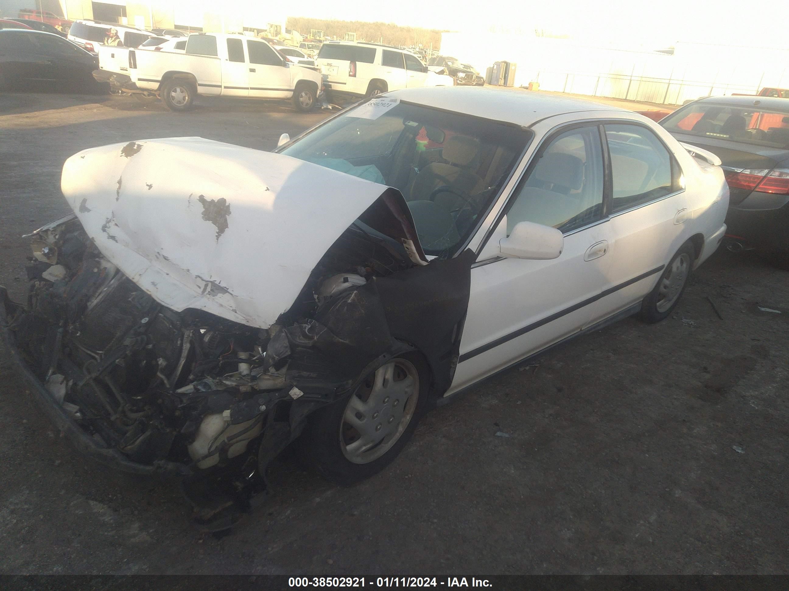 Photo 1 VIN: 1HGCD5633VA241165 - HONDA ACCORD 