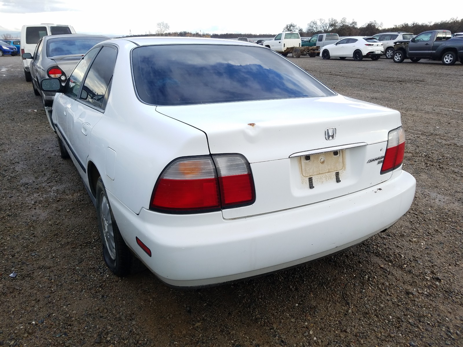 Photo 2 VIN: 1HGCD5634TA129441 - HONDA ACCORD LX 