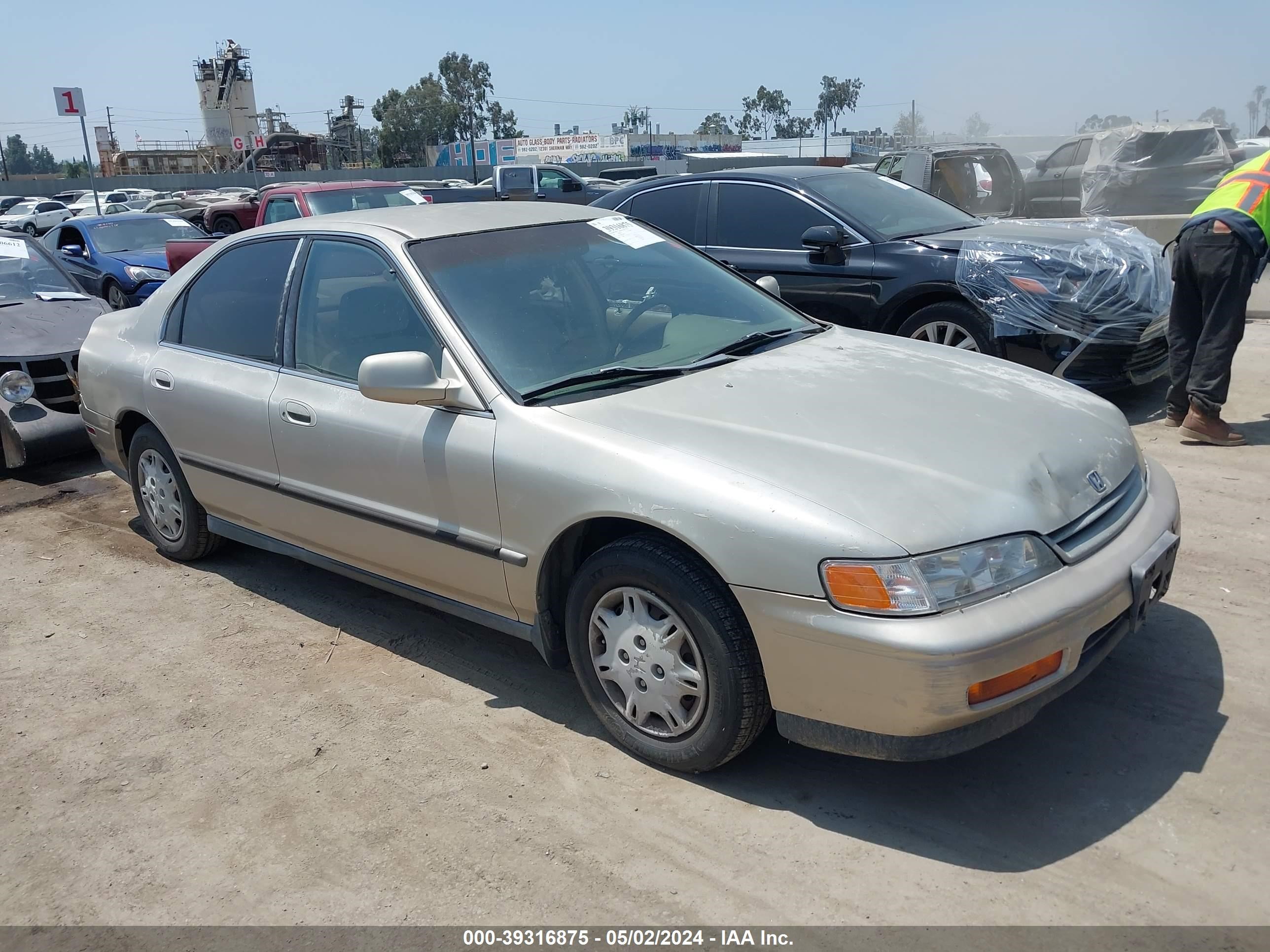 Photo 0 VIN: 1HGCD5635SA148868 - HONDA ACCORD 