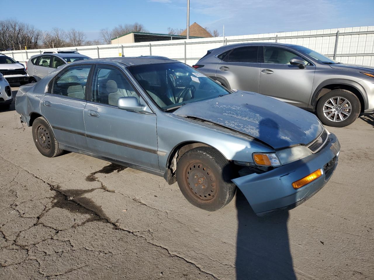 Photo 3 VIN: 1HGCD5636TA046934 - HONDA ACCORD 