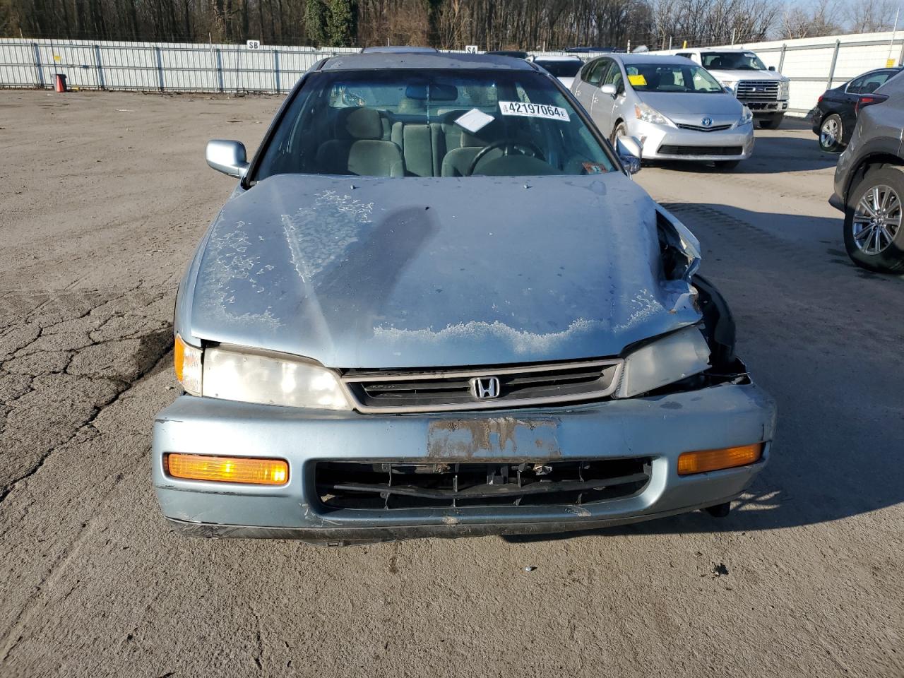 Photo 4 VIN: 1HGCD5636TA046934 - HONDA ACCORD 