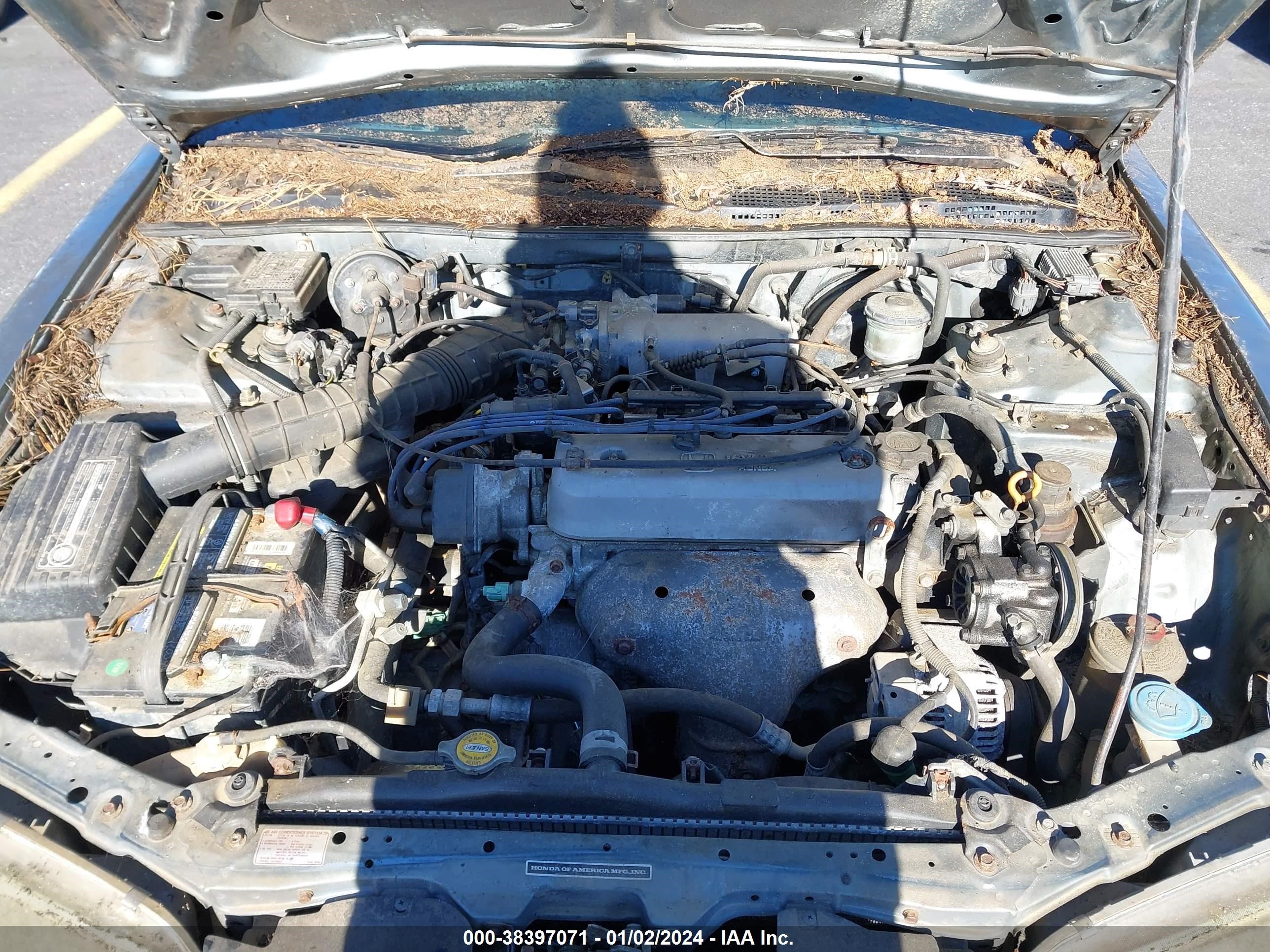 Photo 9 VIN: 1HGCD5637RA066246 - HONDA ACCORD 