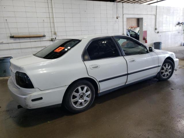 Photo 2 VIN: 1HGCD5637TA001825 - HONDA ACCORD 