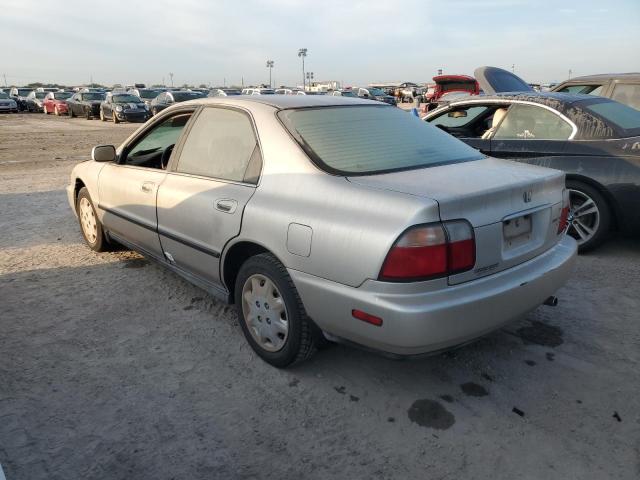 Photo 1 VIN: 1HGCD5637VA214938 - HONDA ACCORD LX 