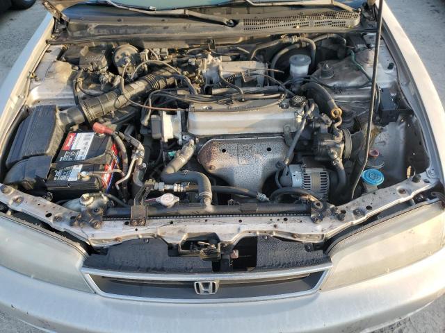 Photo 10 VIN: 1HGCD5637VA214938 - HONDA ACCORD LX 