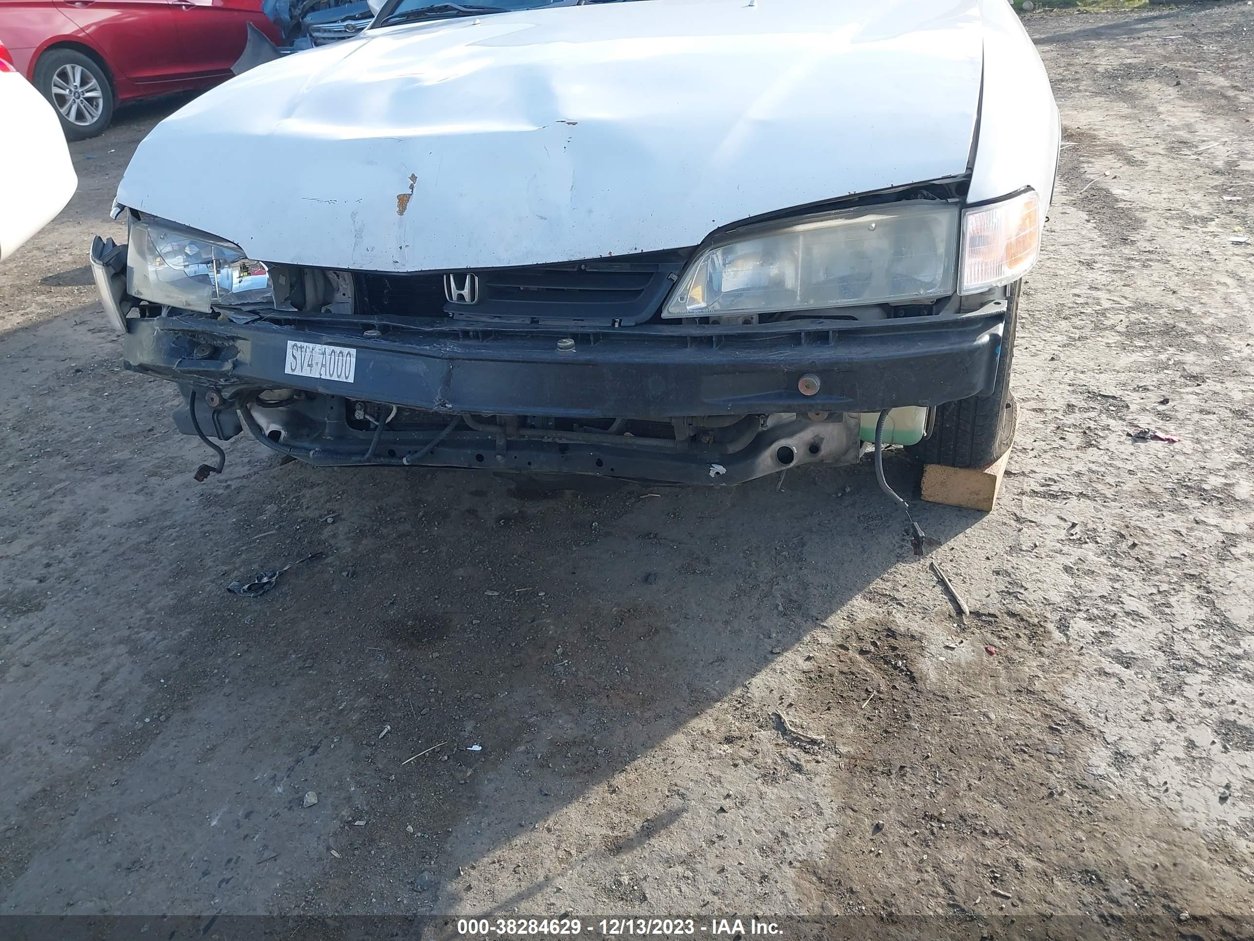 Photo 5 VIN: 1HGCD5637VA225521 - HONDA ACCORD 