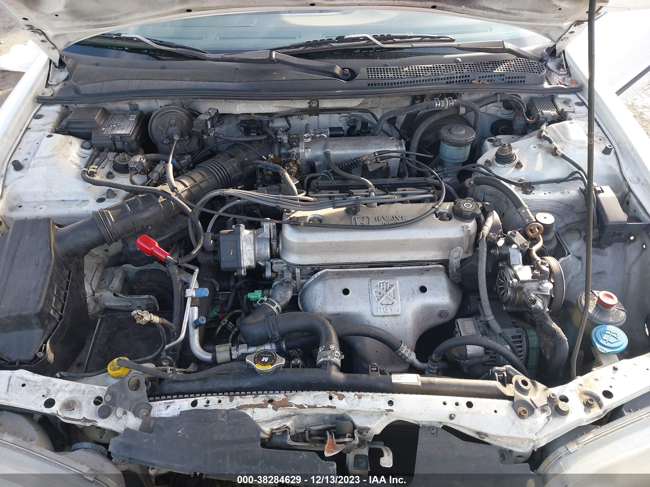 Photo 9 VIN: 1HGCD5637VA225521 - HONDA ACCORD 