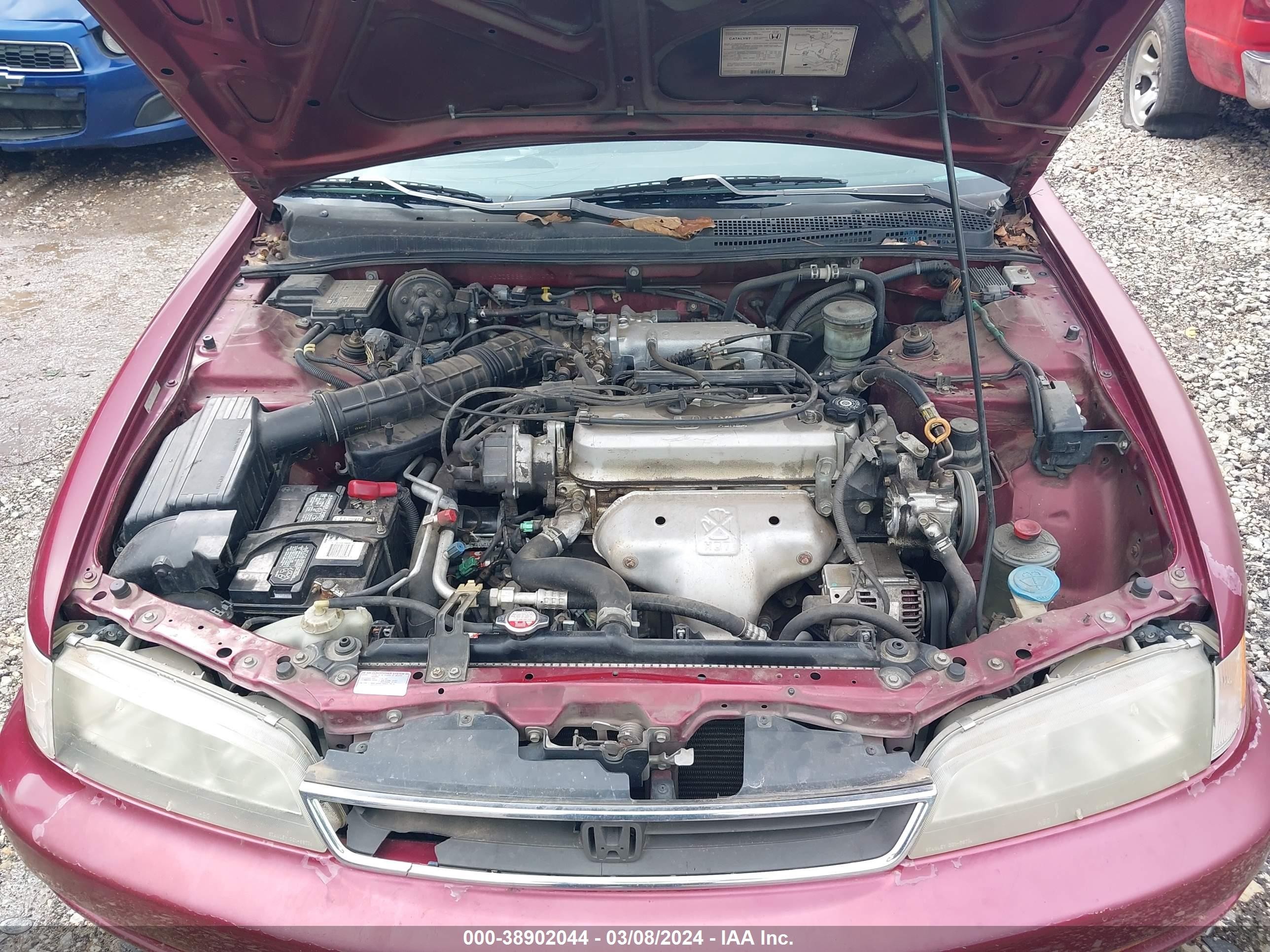 Photo 9 VIN: 1HGCD5638VA114721 - HONDA ACCORD 