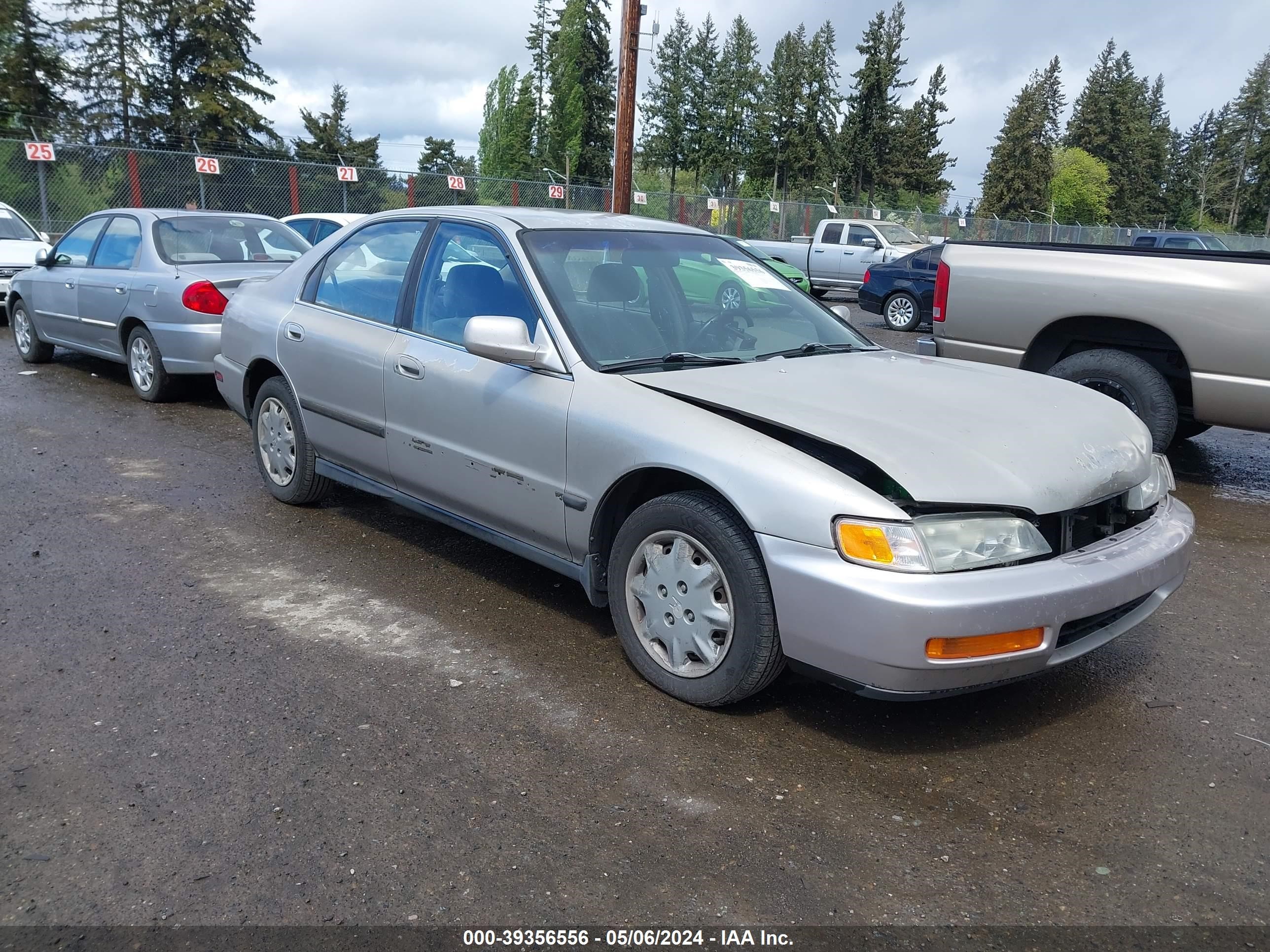 Photo 0 VIN: 1HGCD5638VA261749 - HONDA ACCORD 