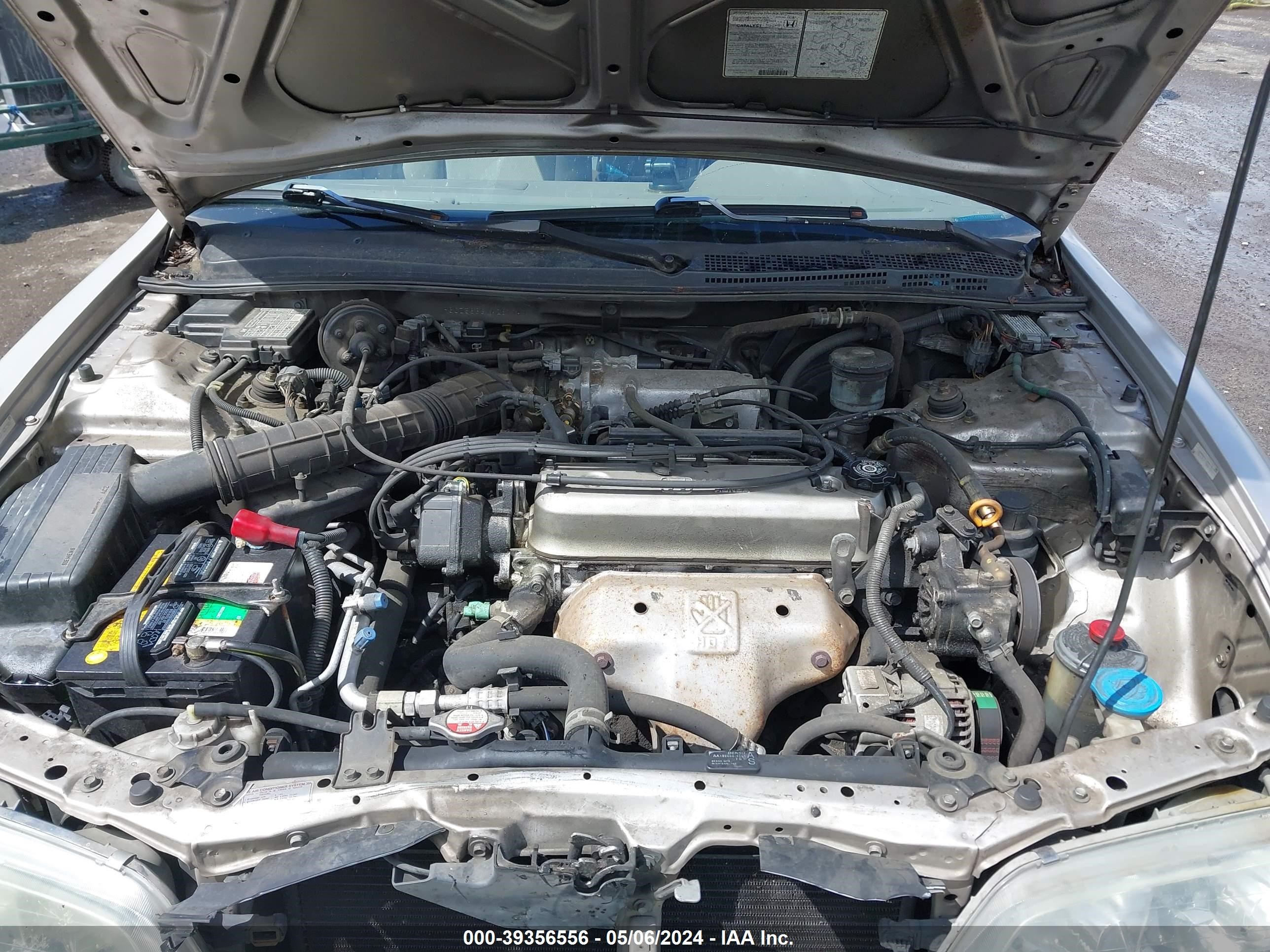 Photo 9 VIN: 1HGCD5638VA261749 - HONDA ACCORD 