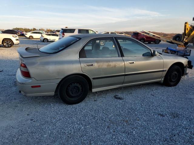 Photo 2 VIN: 1HGCD5639RA165828 - HONDA ACCORD LX 