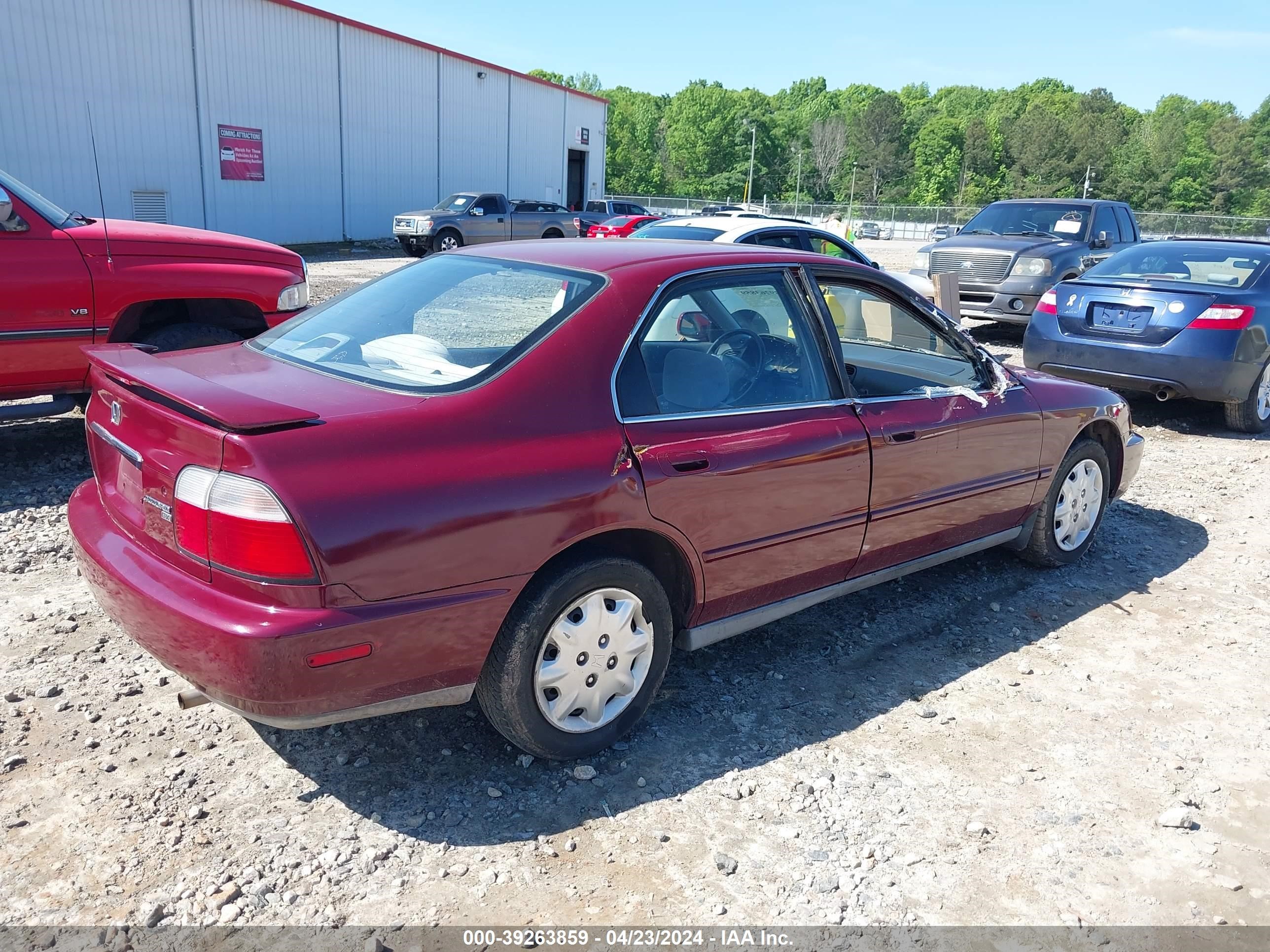 Photo 3 VIN: 1HGCD5639TA165786 - HONDA ACCORD 