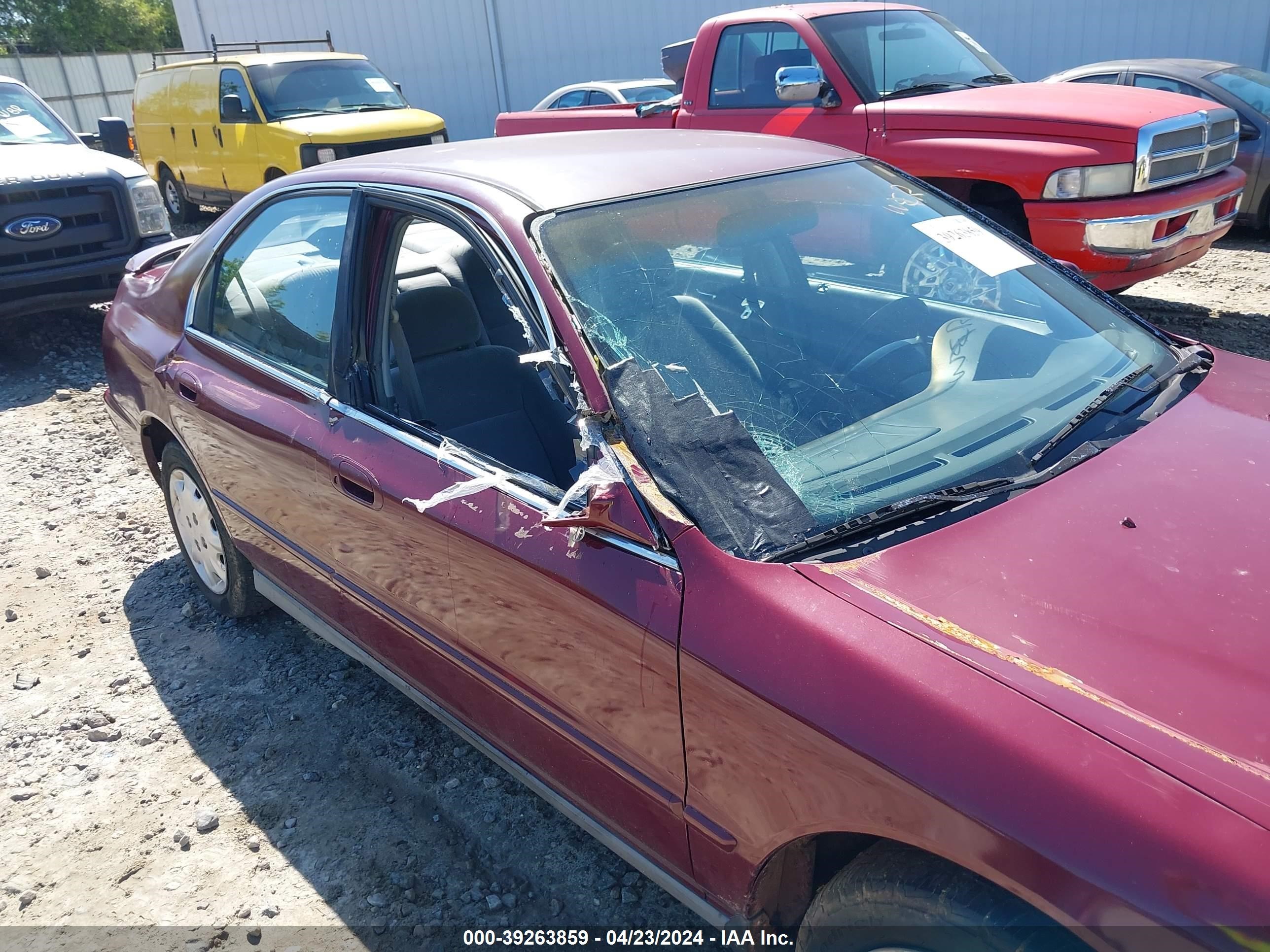 Photo 5 VIN: 1HGCD5639TA165786 - HONDA ACCORD 