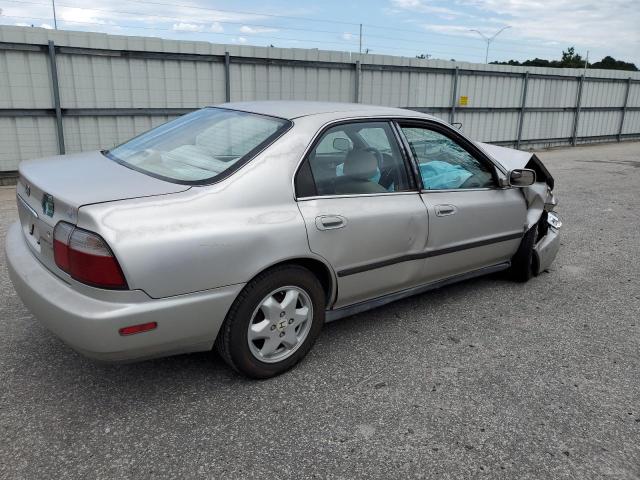 Photo 2 VIN: 1HGCD563XTA229026 - HONDA ACCORD 