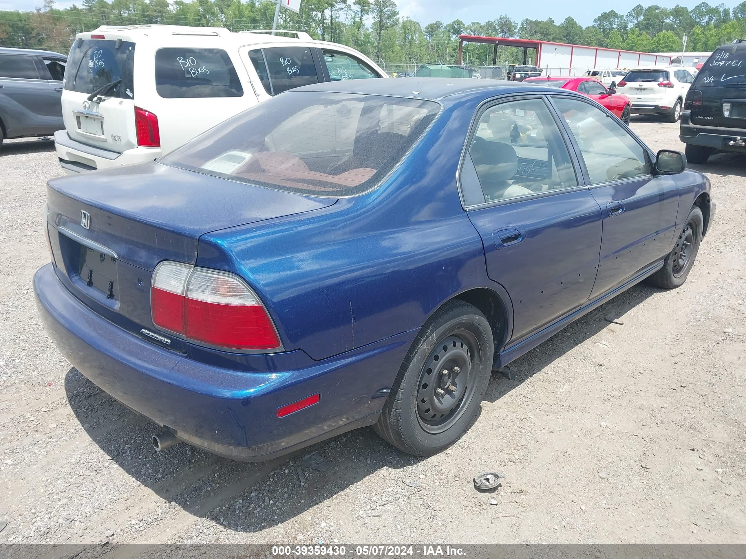 Photo 3 VIN: 1HGCD563XTA295432 - HONDA ACCORD 