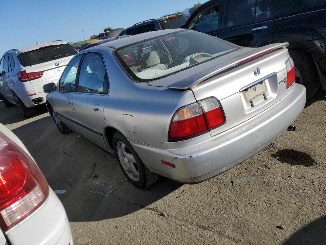 Photo 1 VIN: 1HGCD563XVA141449 - HONDA ACCORD 