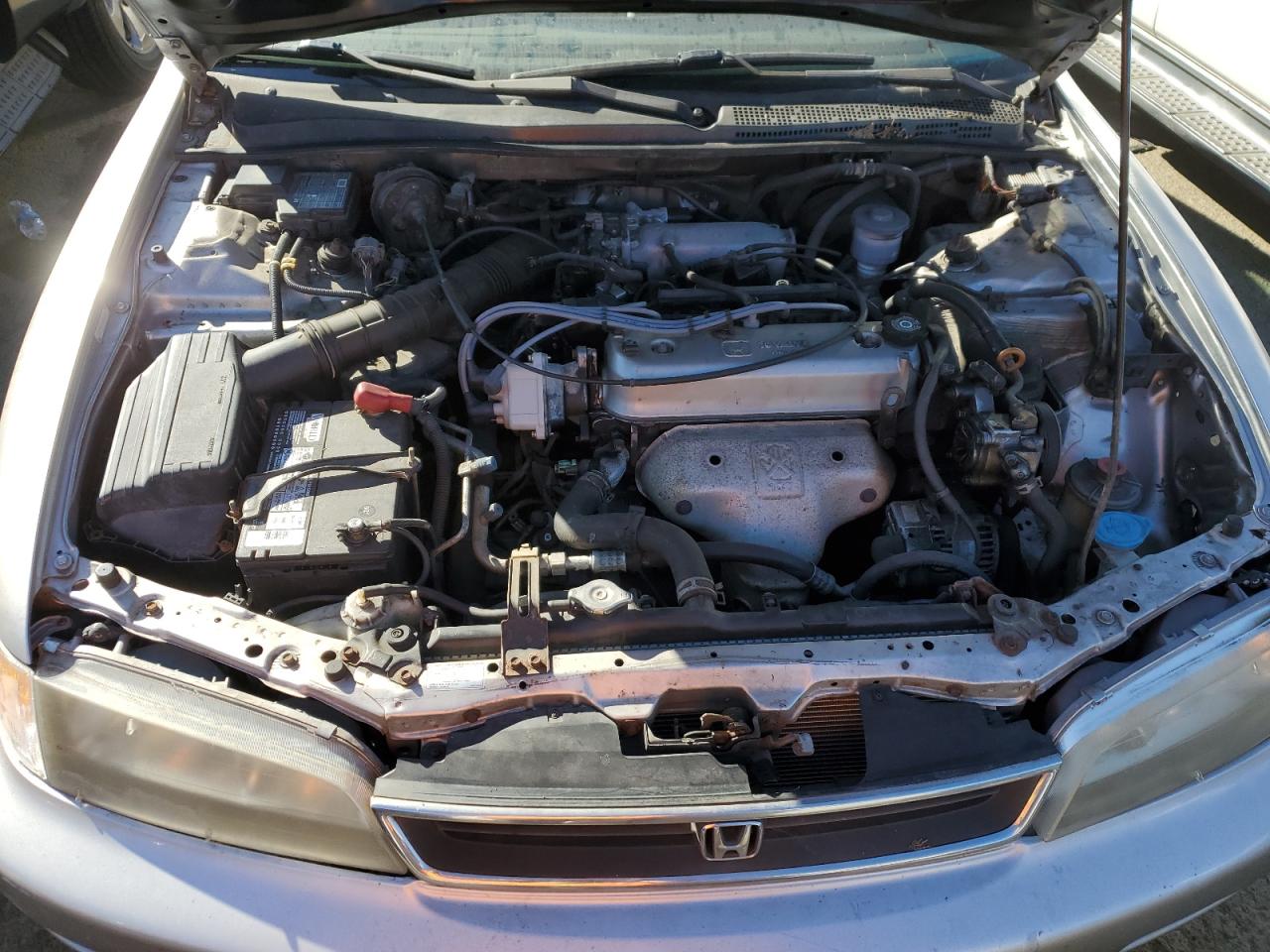 Photo 10 VIN: 1HGCD563XVA141449 - HONDA ACCORD 