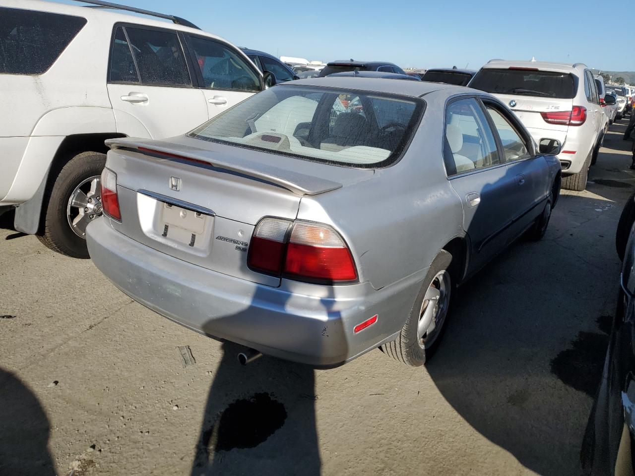 Photo 2 VIN: 1HGCD563XVA141449 - HONDA ACCORD 