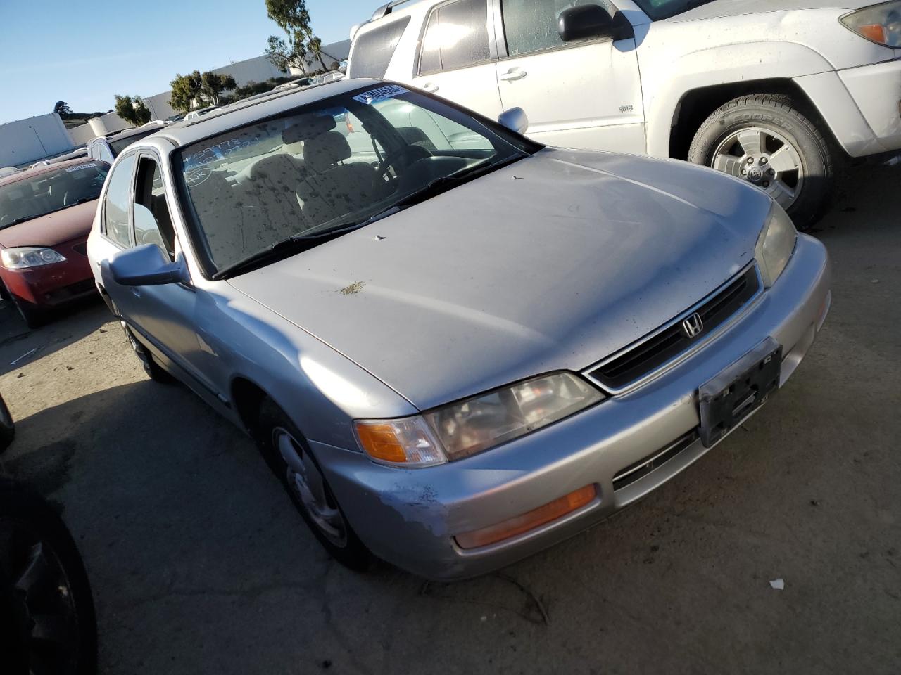 Photo 3 VIN: 1HGCD563XVA141449 - HONDA ACCORD 