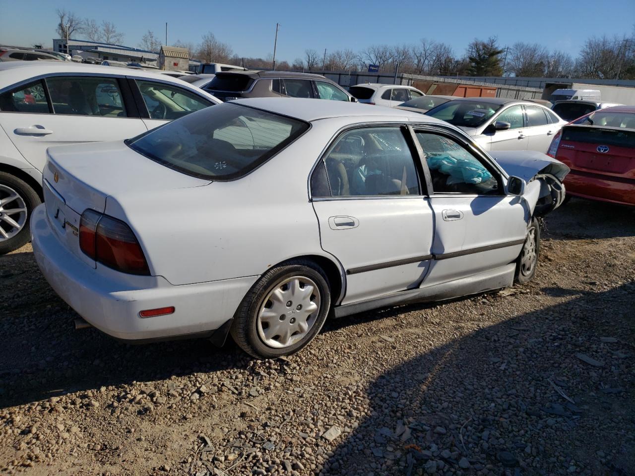 Photo 2 VIN: 1HGCD563XVA244421 - HONDA ACCORD 