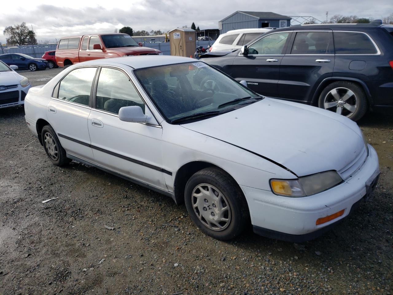 Photo 3 VIN: 1HGCD5644RA056542 - HONDA ACCORD 