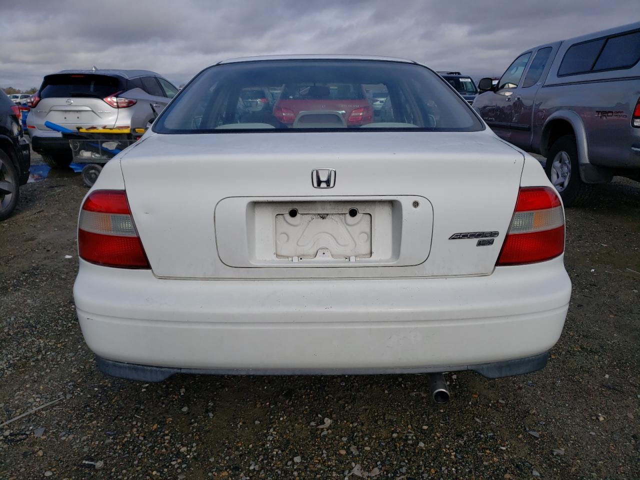 Photo 5 VIN: 1HGCD5644RA056542 - HONDA ACCORD 