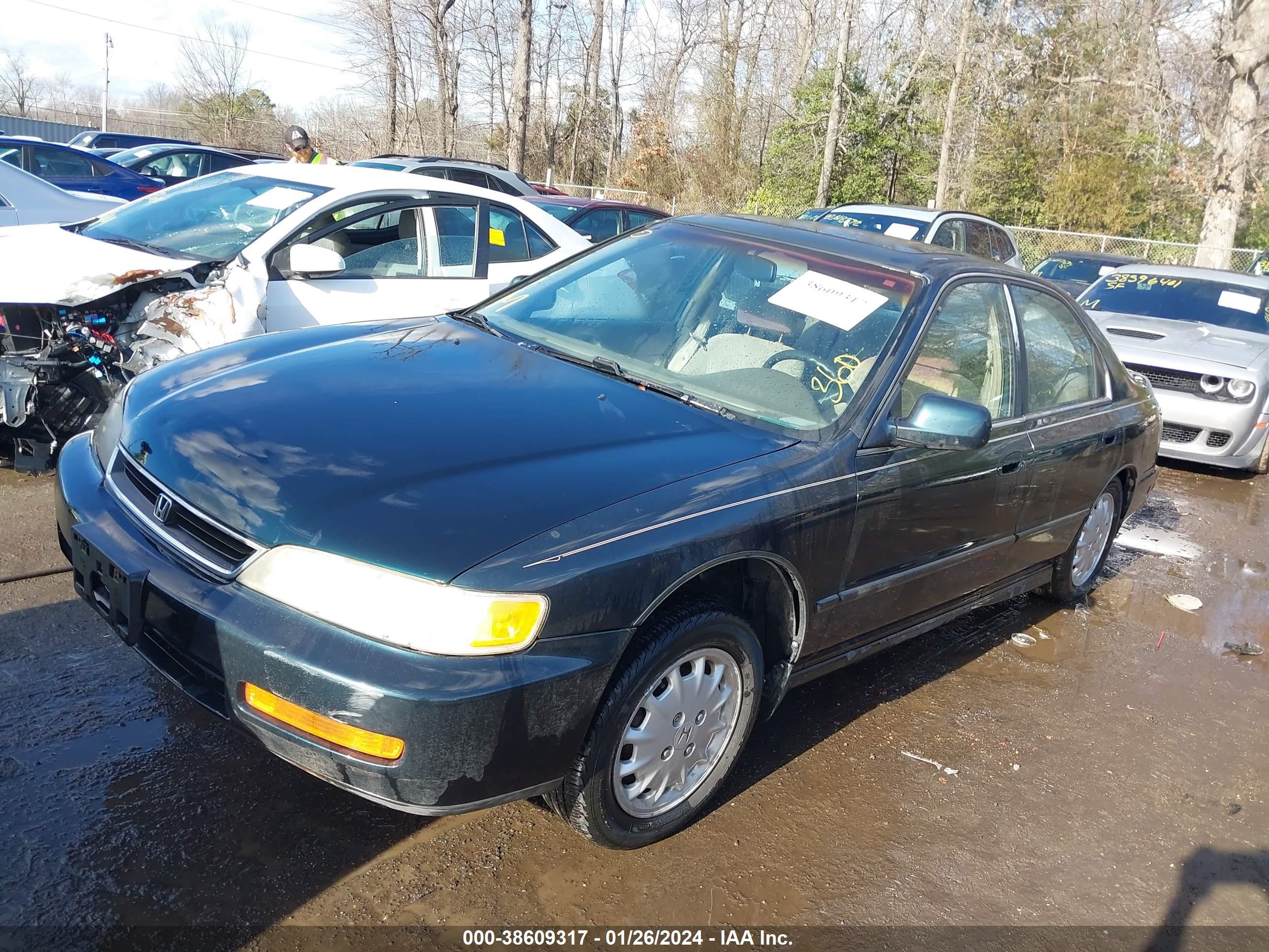 Photo 1 VIN: 1HGCD5652TA035110 - HONDA ACCORD 