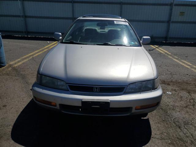 Photo 4 VIN: 1HGCD5652VA096489 - HONDA ACCORD 