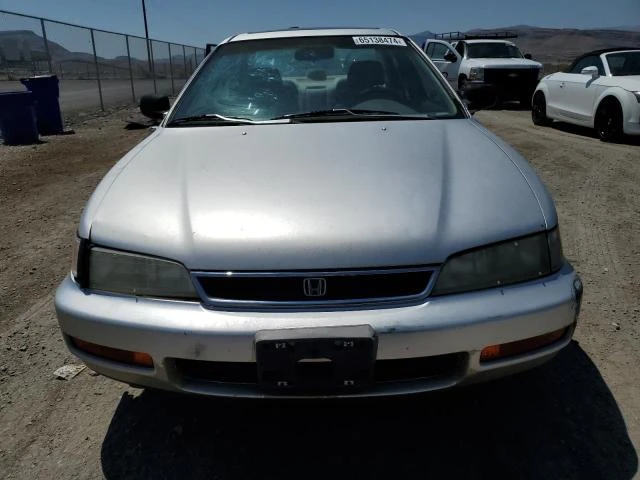 Photo 4 VIN: 1HGCD5653TA120893 - HONDA ACCORD EX 