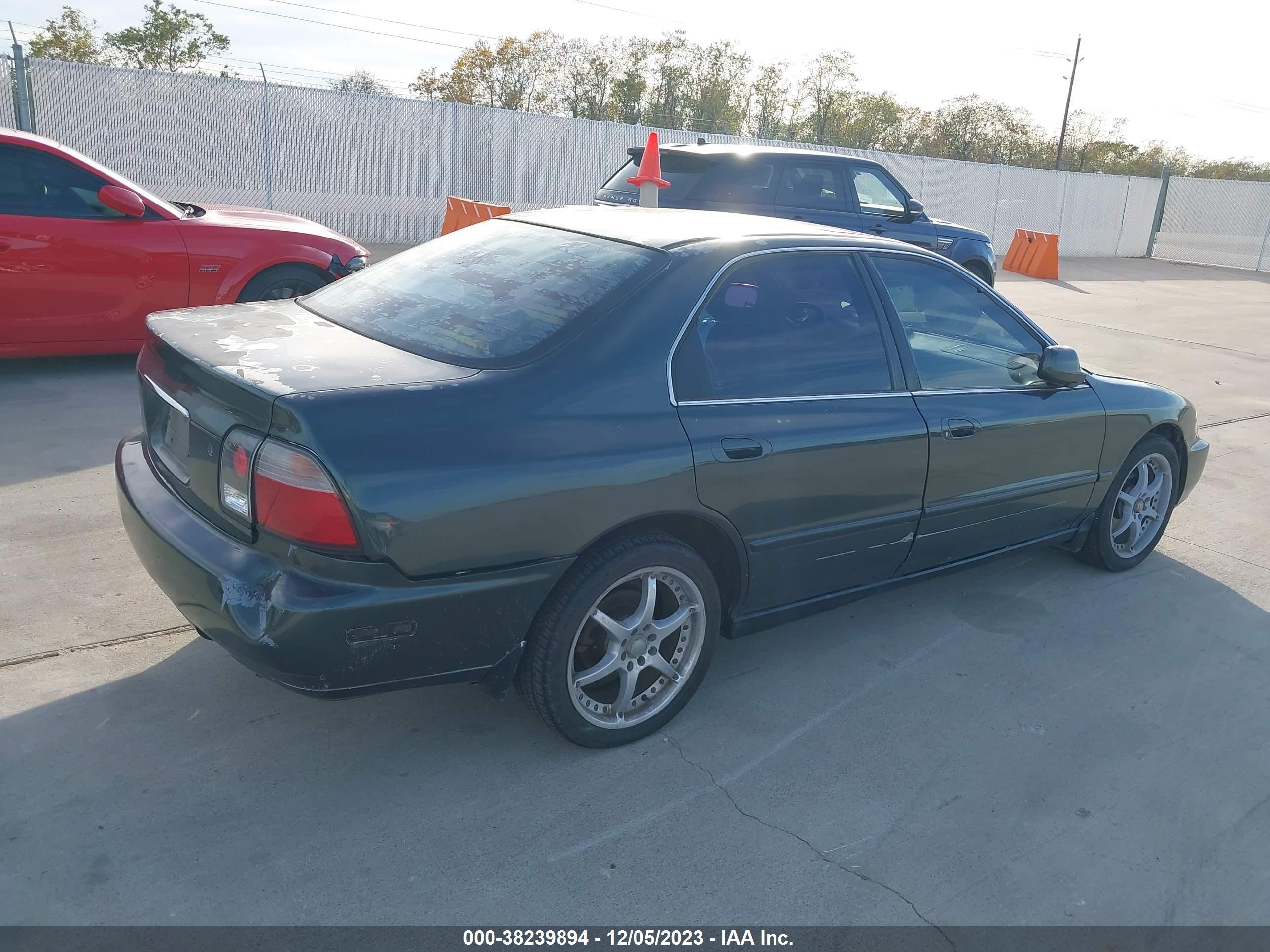 Photo 3 VIN: 1HGCD5654TA028501 - HONDA ACCORD 