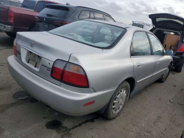 Photo 2 VIN: 1HGCD5655VA280261 - HONDA ACCORD 