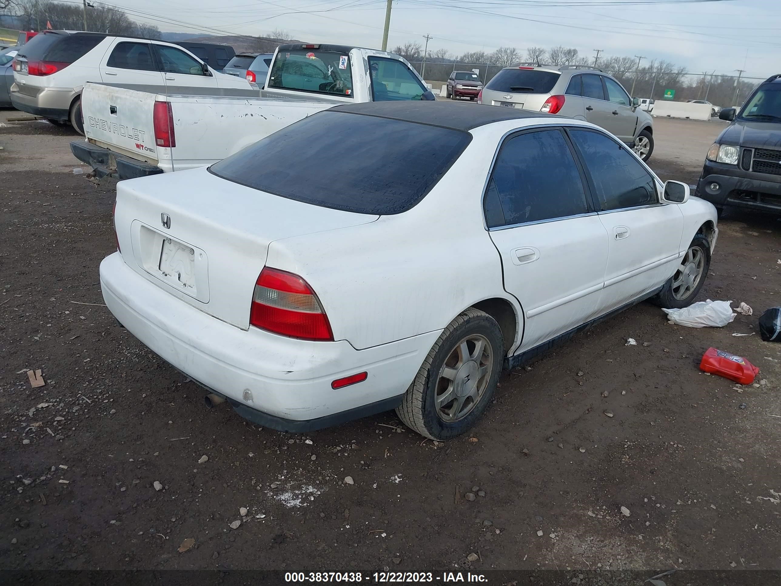 Photo 3 VIN: 1HGCD5657RA143330 - HONDA ACCORD 