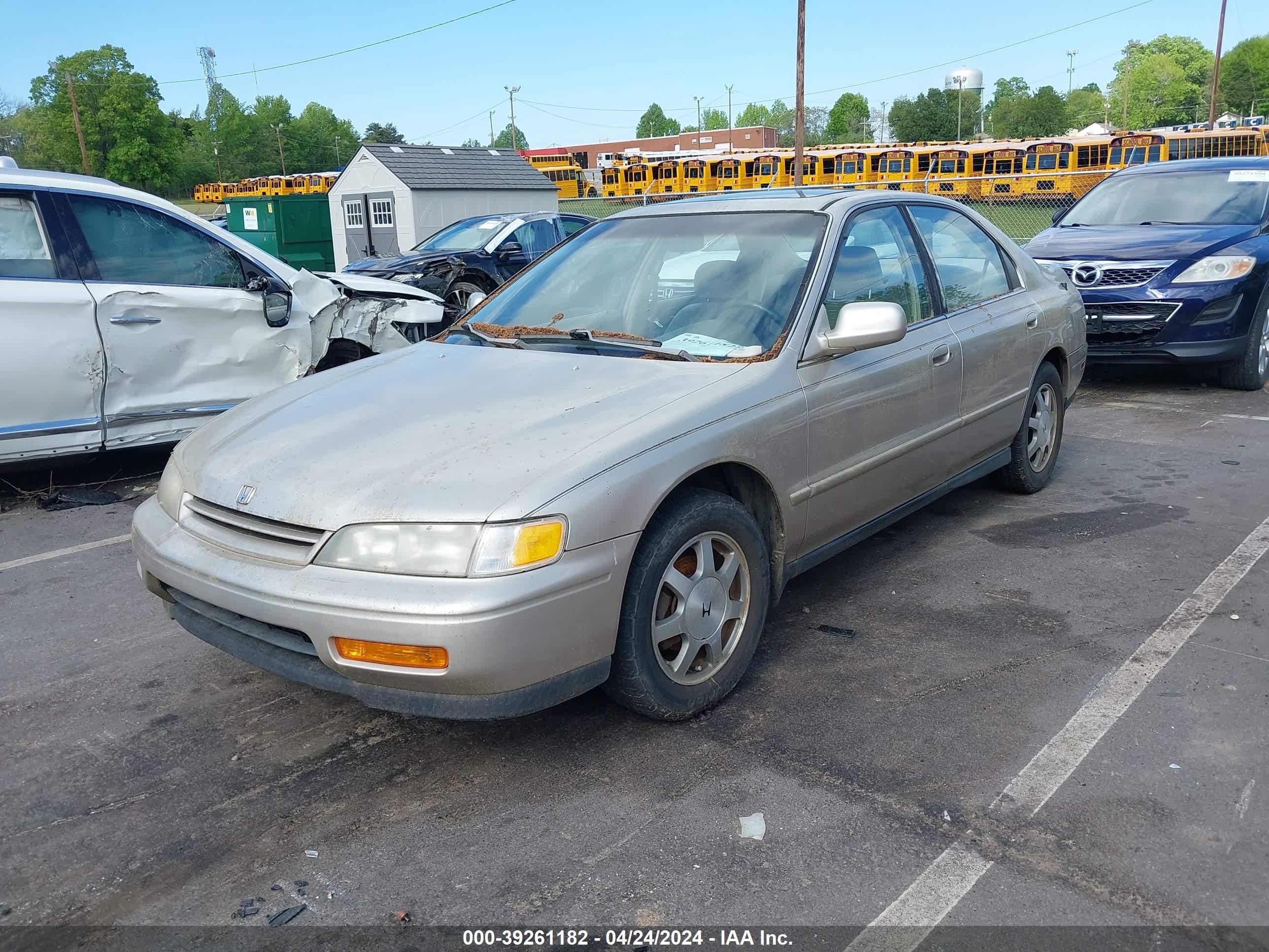 Photo 1 VIN: 1HGCD5658SA151006 - HONDA ACCORD 