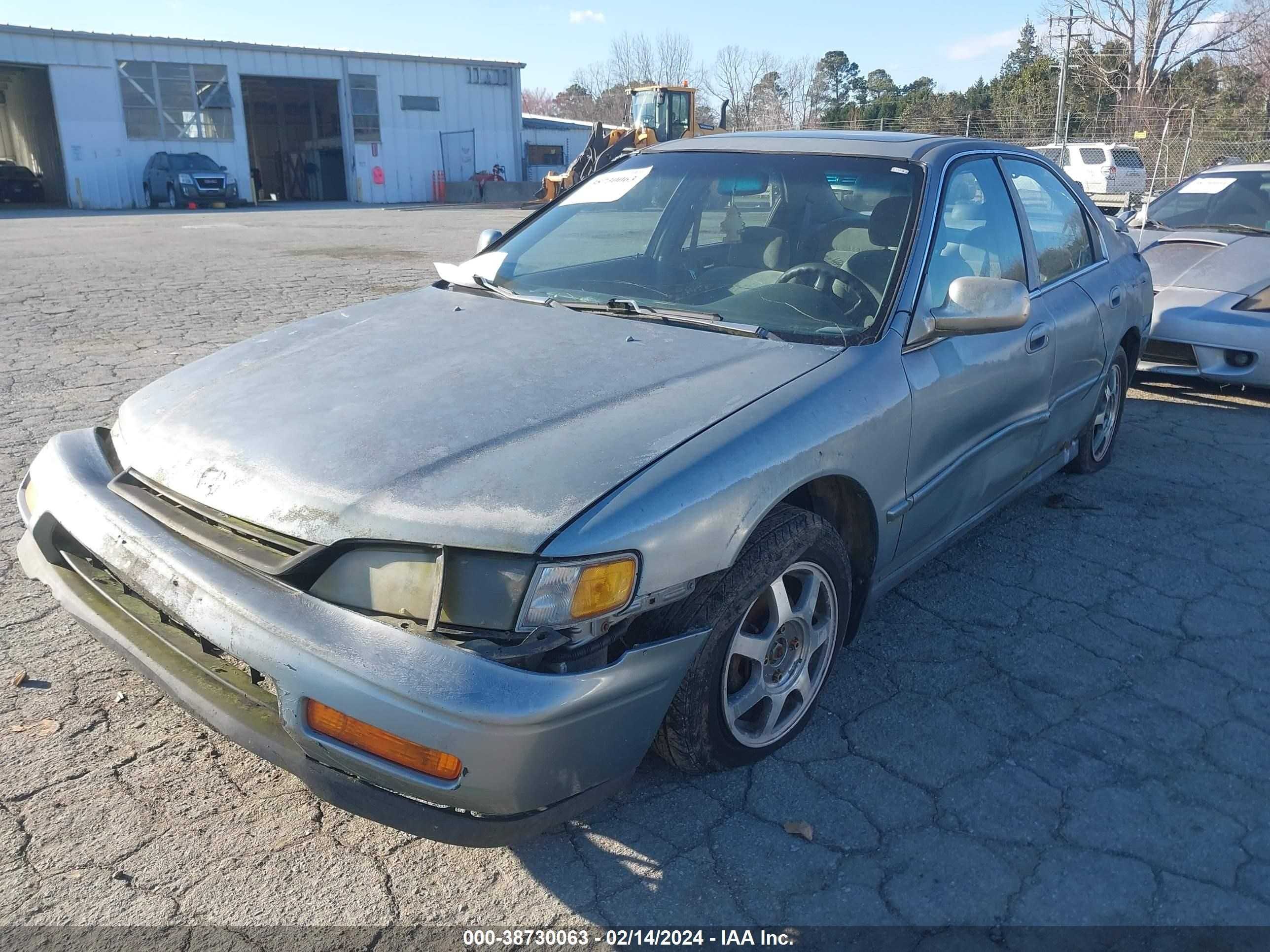 Photo 1 VIN: 1HGCD565XRA037860 - HONDA ACCORD 