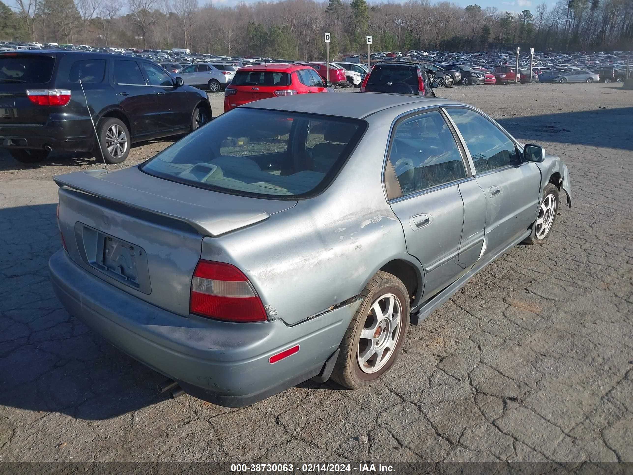 Photo 3 VIN: 1HGCD565XRA037860 - HONDA ACCORD 