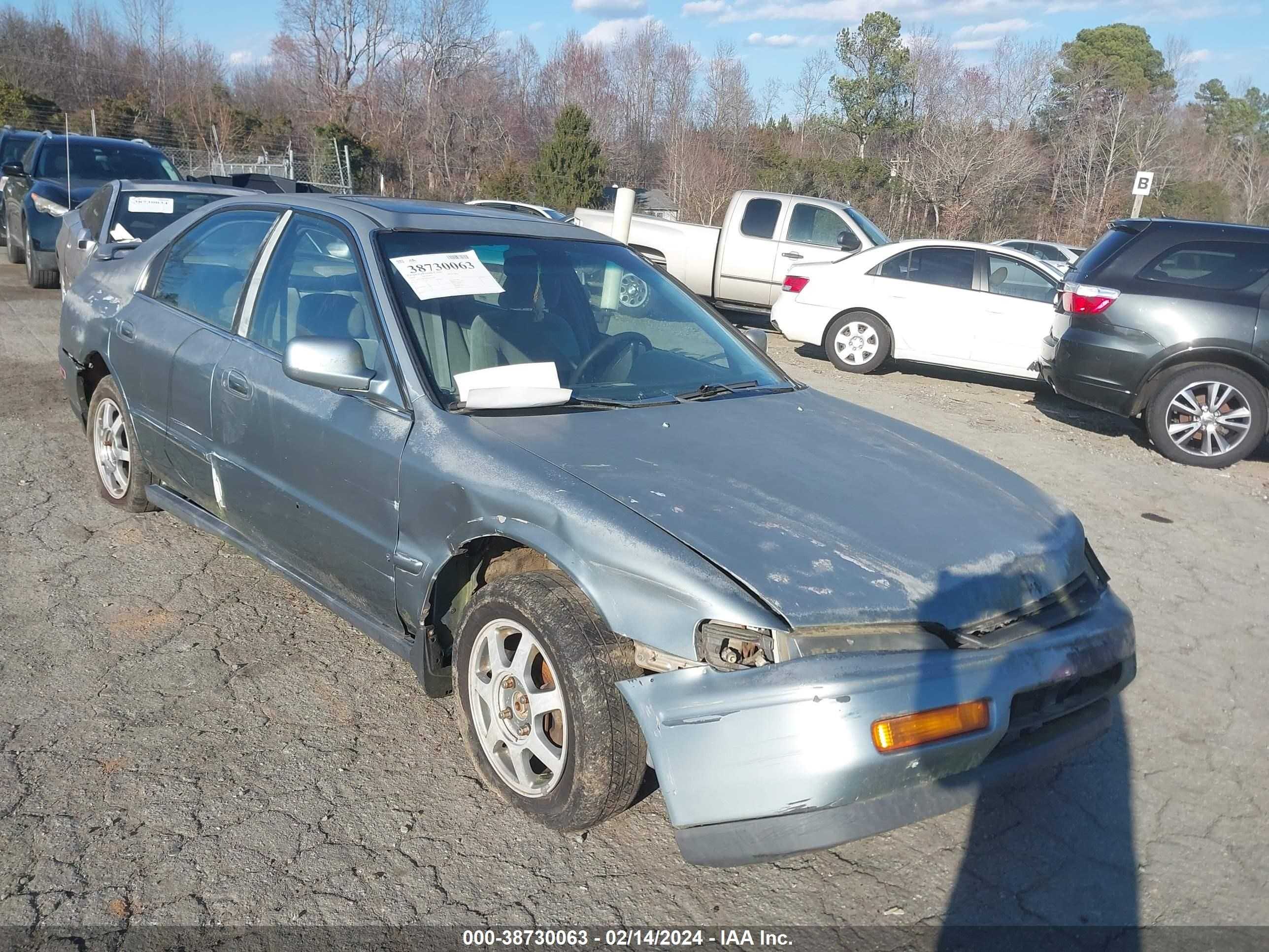 Photo 5 VIN: 1HGCD565XRA037860 - HONDA ACCORD 