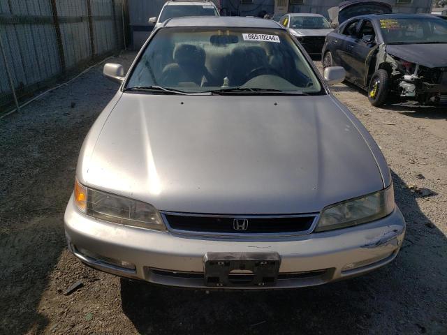 Photo 4 VIN: 1HGCD5681VA151461 - HONDA ACCORD VAL 