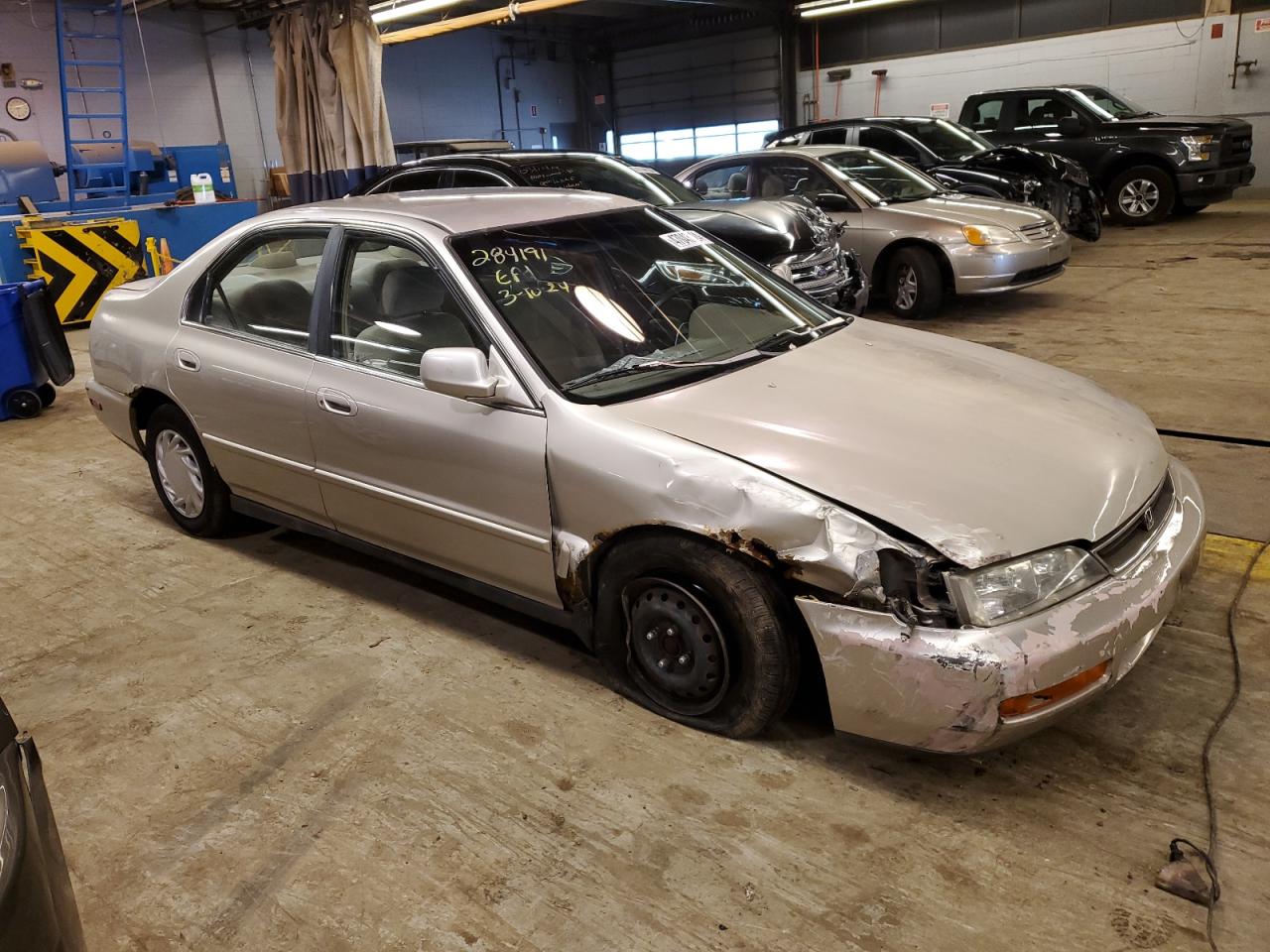 Photo 3 VIN: 1HGCD5686VA185637 - HONDA ACCORD 