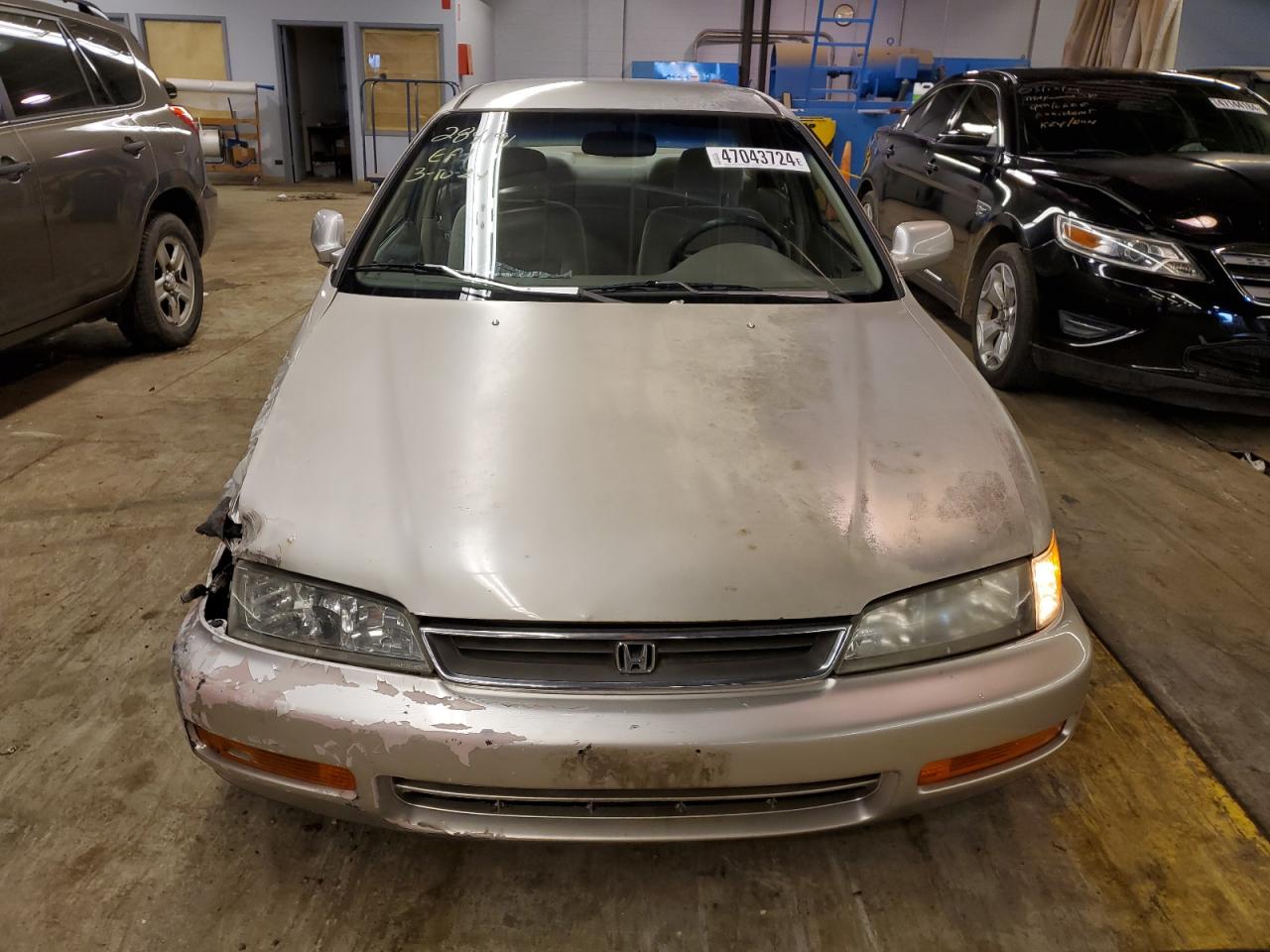 Photo 4 VIN: 1HGCD5686VA185637 - HONDA ACCORD 