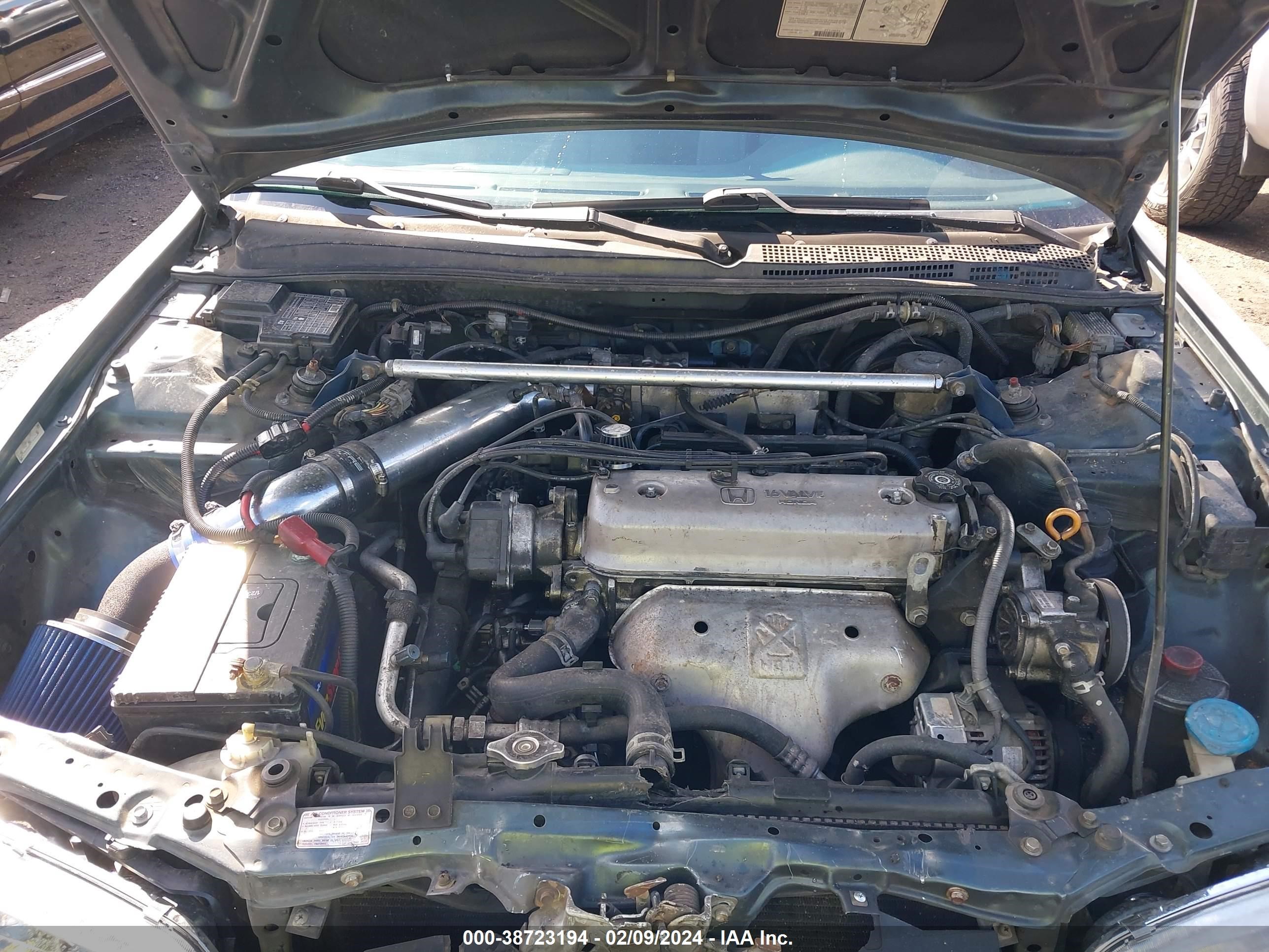 Photo 9 VIN: 1HGCD5689VA180996 - HONDA ACCORD 