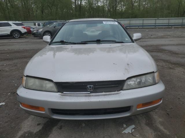 Photo 4 VIN: 1HGCD5690TA235633 - HONDA ACCORD 