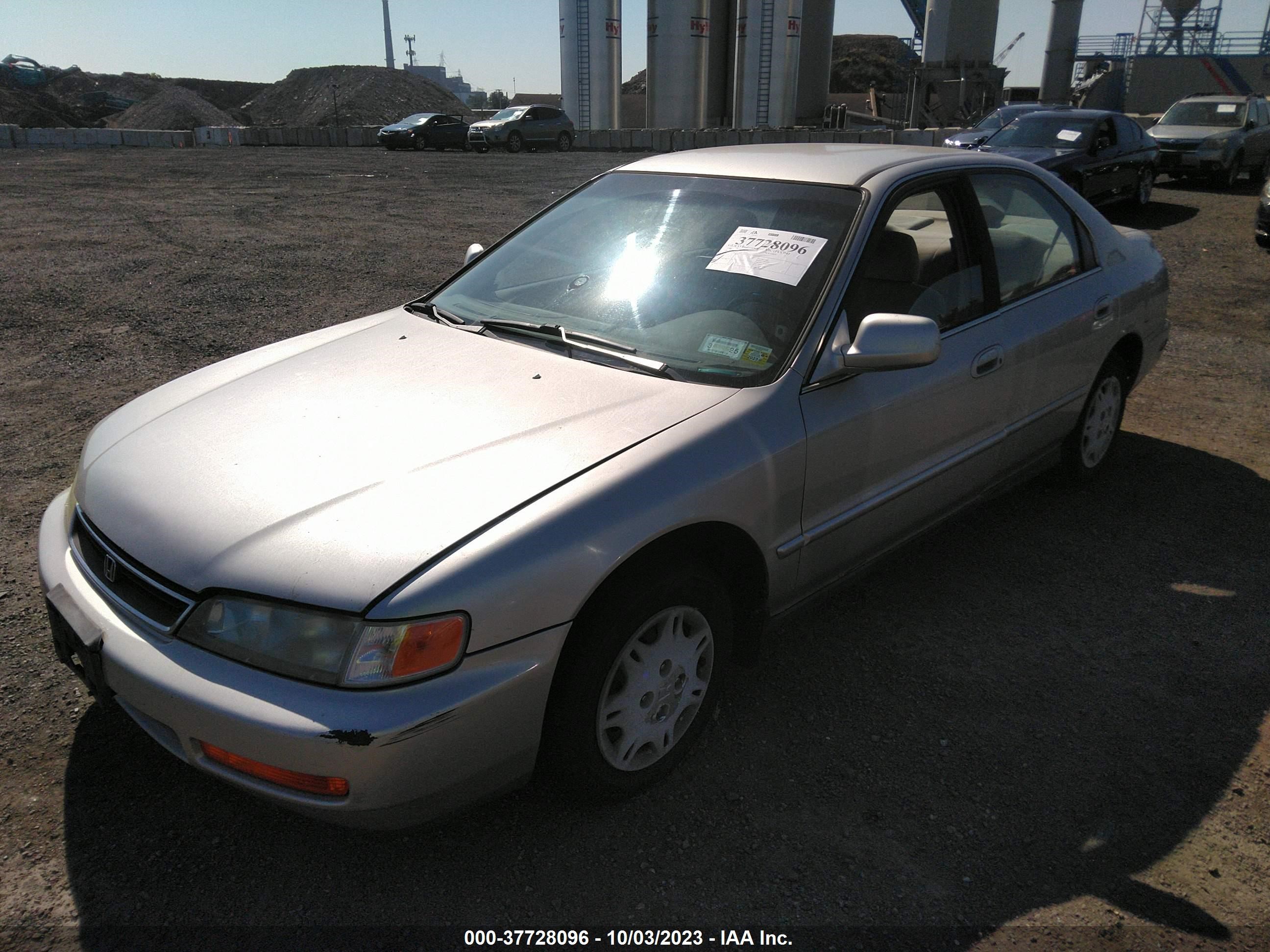 Photo 1 VIN: 1HGCD5691TA236922 - HONDA ACCORD 